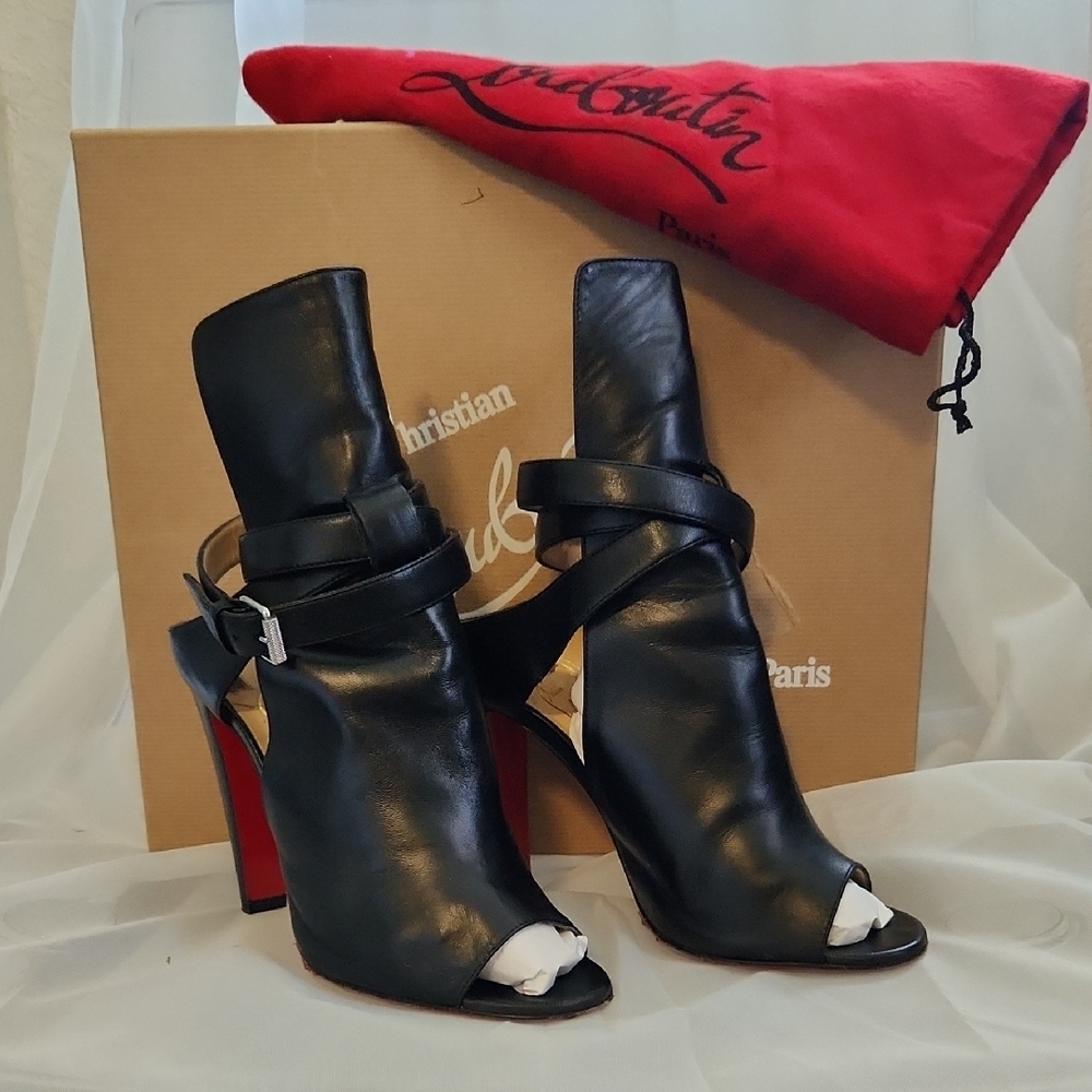 Christian Louboutin Black Glossy Leather Peep-Toe Heels